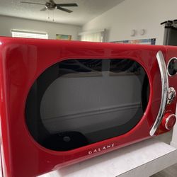 Galanz Retro Microwave