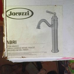 Single Handle Vessel Faucet