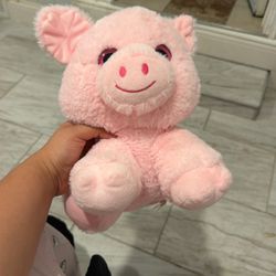 Pig Plushie 