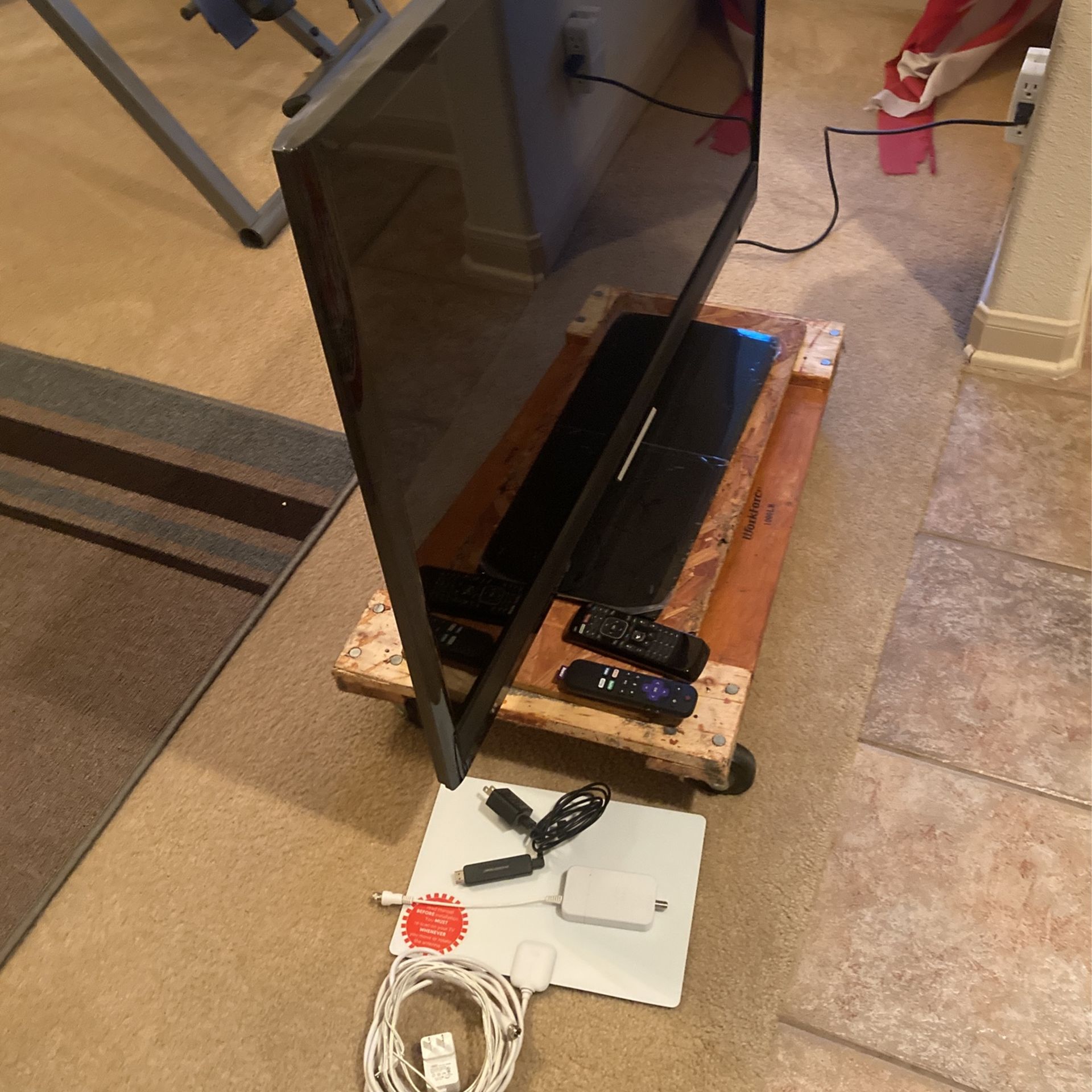 47 Inch Vizio TV, Not smart TV. Black And White Only. Hulu Hook Up And