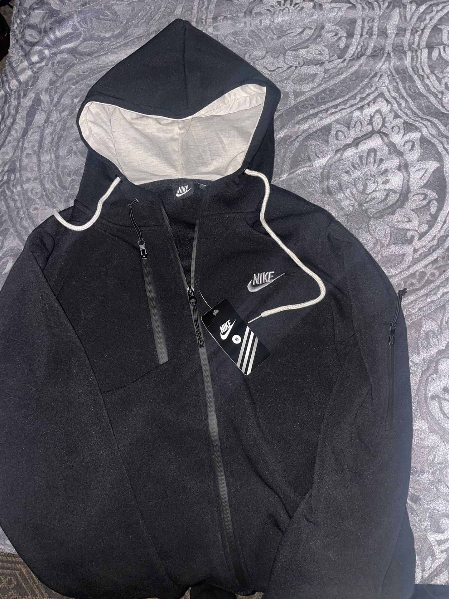 Black/White Nike Top+Bottom