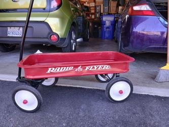 Radio Flyer Classic Red Wagon