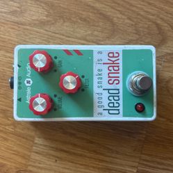 A Good Snake - Seppuku FX Octave Drone Fuzz Clone