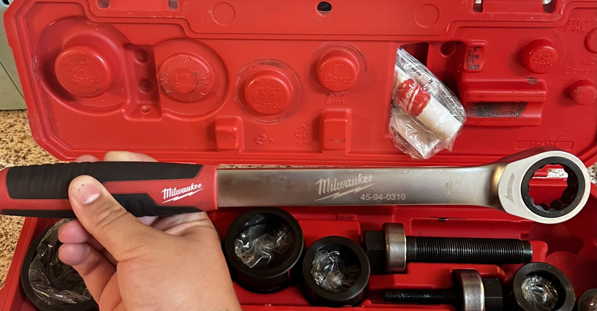 Milwaukee 49-16-2694 Milwaukee EXACT 1/2" to 2" Hand Ratchet Knockout Set
