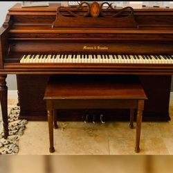 FREE UPRIGHT ANTIQUE MASON & HAMLIN PIANO