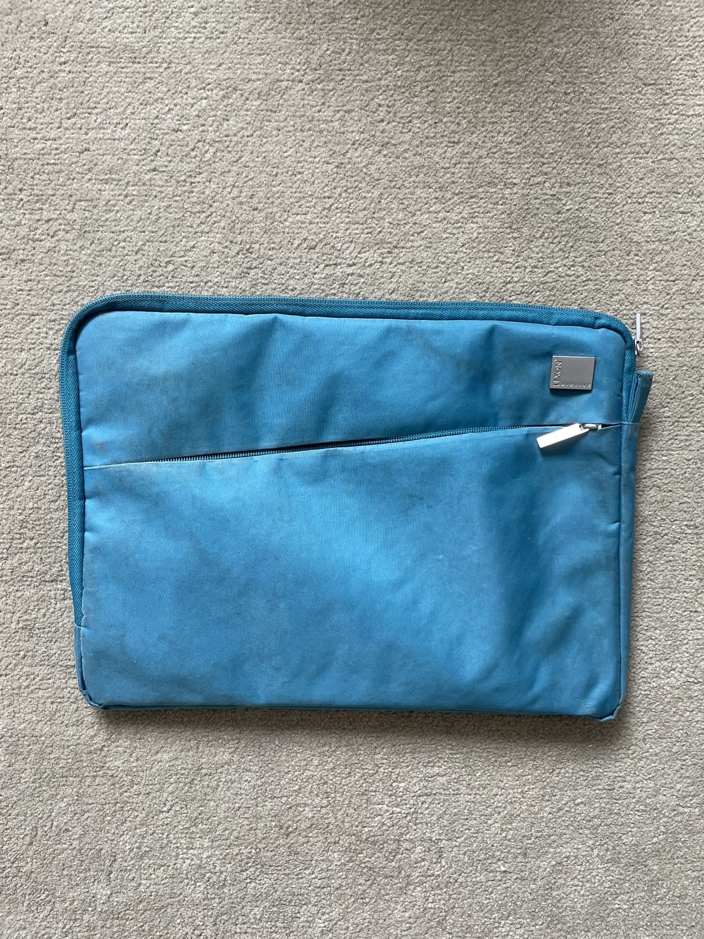 💻 Blue Laptop Sleeve – Protective Case with Zipper Pocket