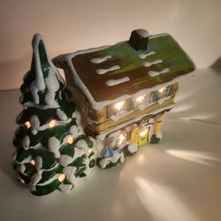 Christmas, Snow Village Mountain Lodge, excellent condition, firm price 