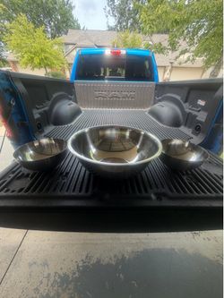 Ex. Large and Large Stainless Steel Mixing Bowls (3)