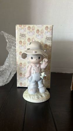 Previous Moments Figurine “My Love Will Never Let You Go”
