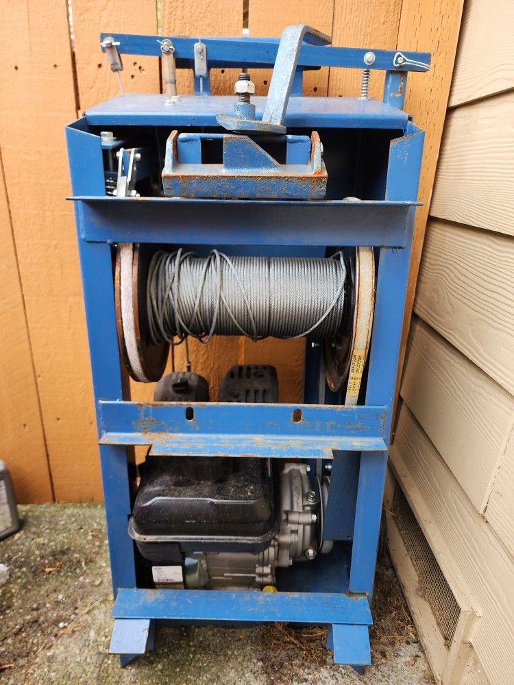 RGC PRO DRIVE (400 LBS) PLATEFORM HOIST