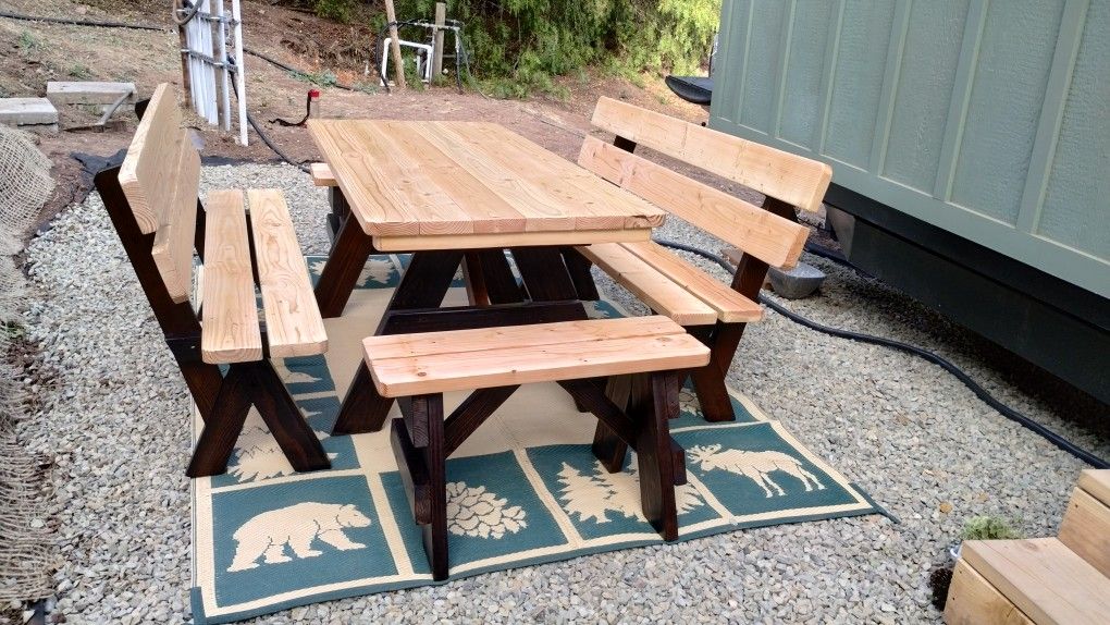Custom Build Picnic Tables.