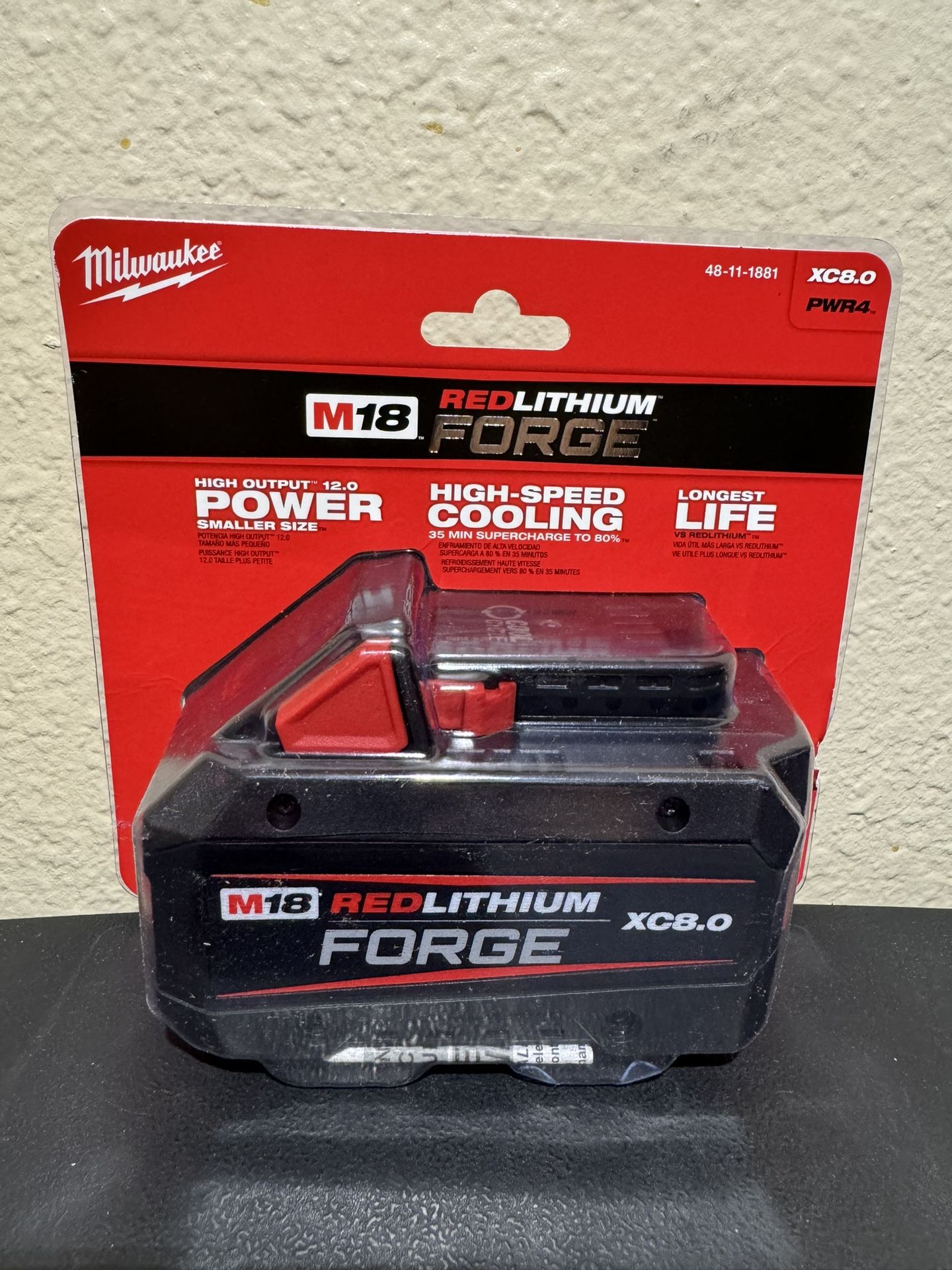 Milwaukee M18 18V Lithium-Ion REDLITHIUM FORGE XC 8.0 Ah Battery Pack