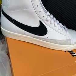 Nike Blazer Mid 77’ Vintage 
