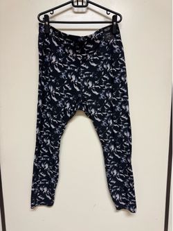 SIMPLY VERA WANG 2 X LEGGING. HIGH RISE. NOT WORN.