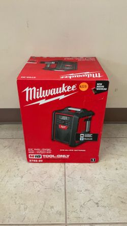 MILWAUKEE 2792-20 M18 RADIO + CHARGER (TOOL ONLY).