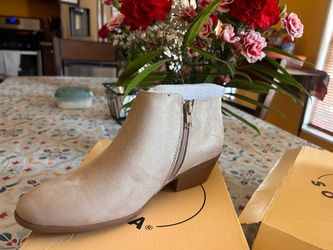 Brand New Shoes – Never Worn – In Box/Packaging
