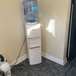 Primo Water Dispenser Hot & Cold - Top Load 5 Gal - Works Great