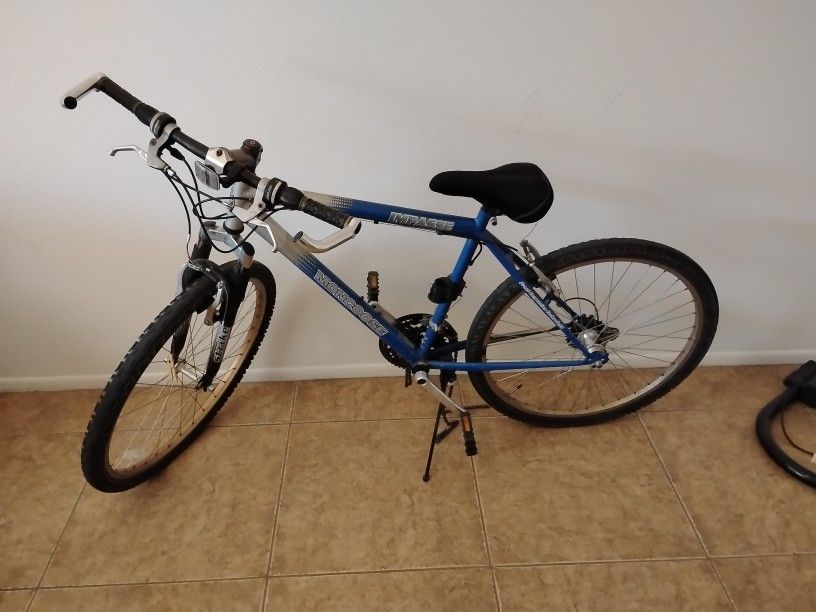 Mongoose Impasse 21 Speed Mountain Bike 