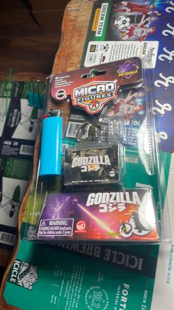 Godzilla worlds smallest mini figure