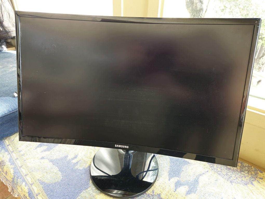 Samsung 24" Curved Monitor