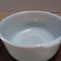 Flawless Large  9" Milk Glass Sumbeam Glasbake  Bowl 