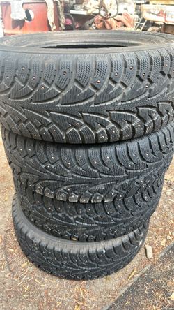 205 / 60R15 Hankook winter i*pike