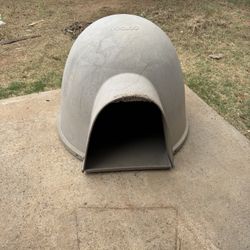 Large Dog Igloo 