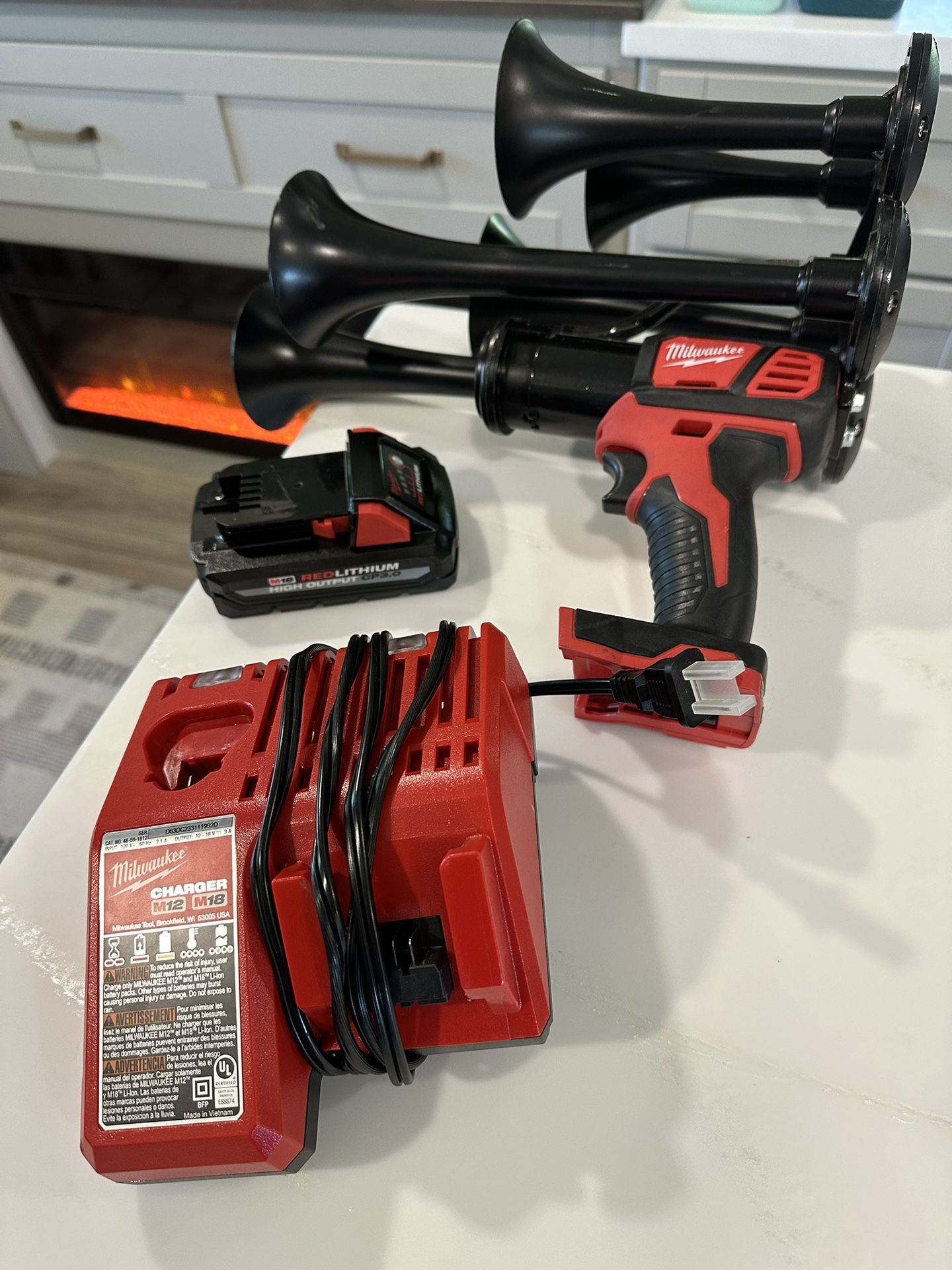 Milwaukee  Impact   Train horn W/ Keyless Remote
