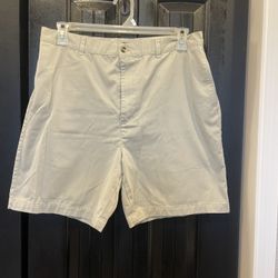 Men’s Khaki Golf Shorts Size 34