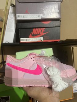 size 3y tripple pink dunk