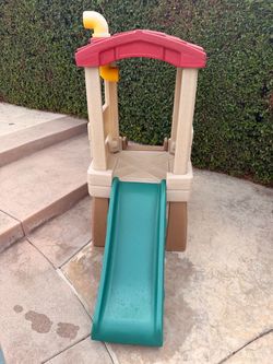 Little Tykes Step 2 Naturally Playful Treehouse