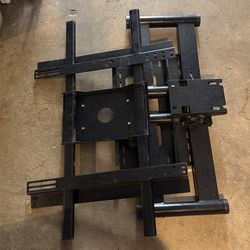 Heavy duty TV mount
