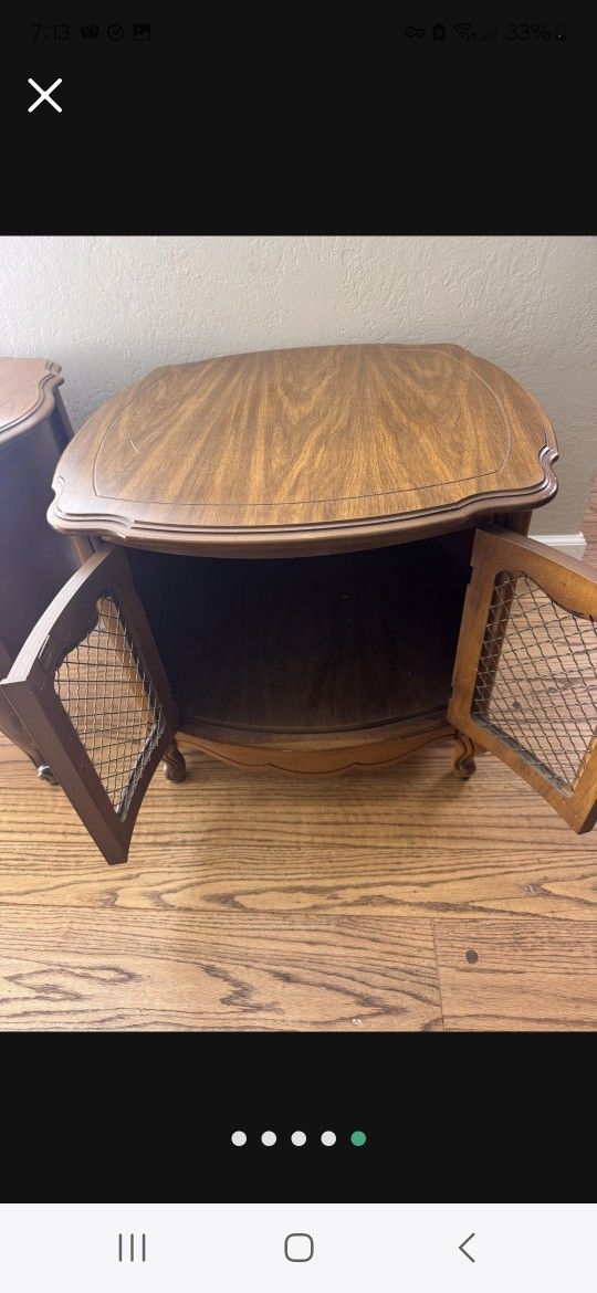 Vintage/antique Wood Side Table.