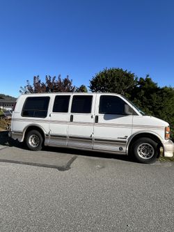 1998 Chevy Van 1500 Eddie Bauer Conversion