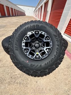 17s 2025 ford raptor f150 oem wheels Rims Rines beadlock on BfGoodrich ko 2 Tires 6x135