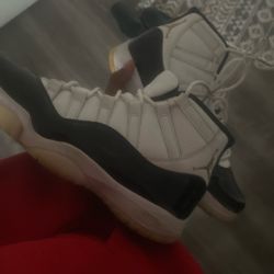 Jordan 11’S size 9 1/2
