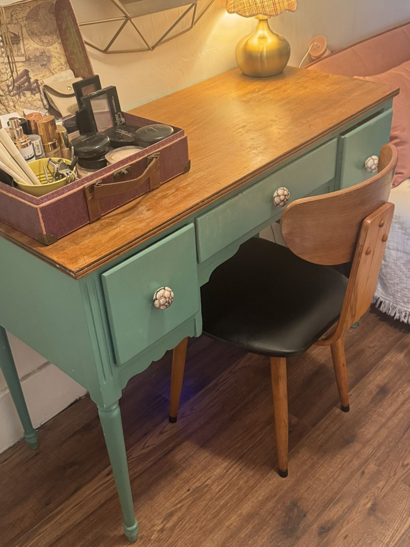 Desk/Vanity