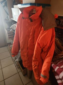 Gently Used Excellent Condition AVID OUTDOOR BLAZE OANGE JACKET SIZE L 42-44