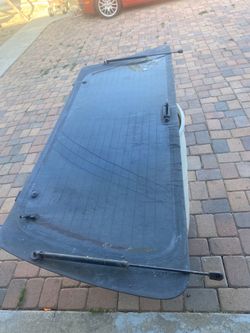 Expedition rear glass