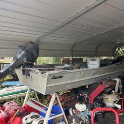 Jon Boat. New Yamaha 25 Hp Motor