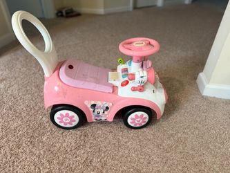 Minnie mouse car