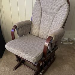 Comfortable Glider Rocking Chair – Solid Wood Frame 