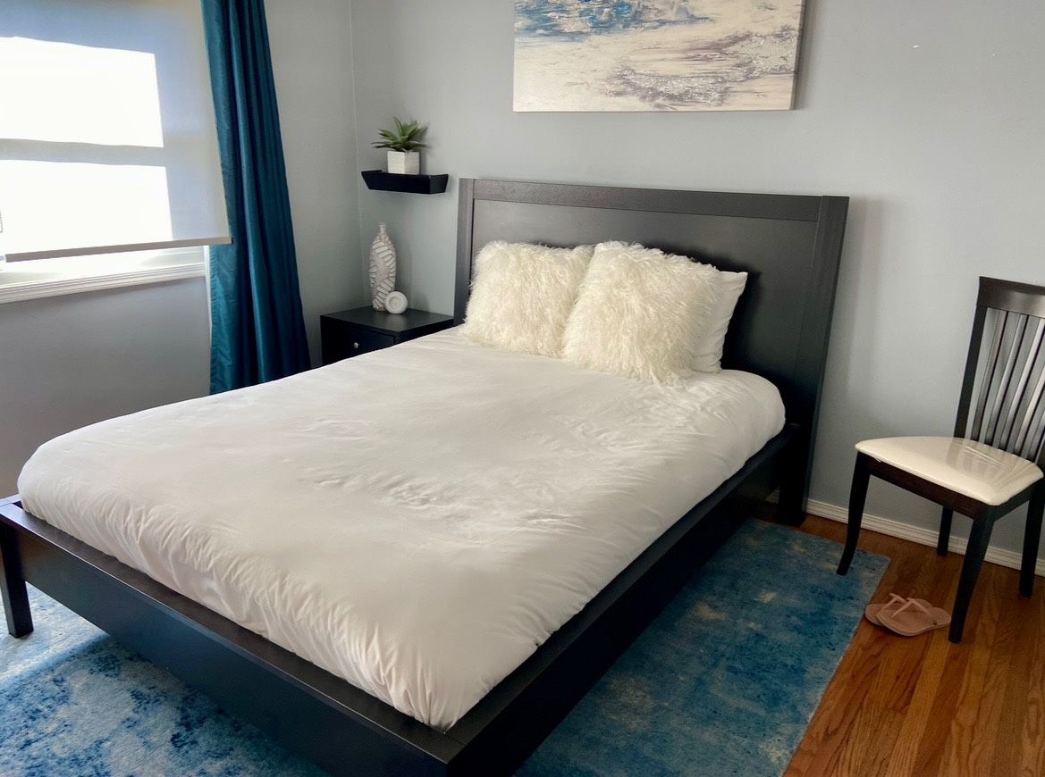 Modern Queen Bed Frame (Espresso)