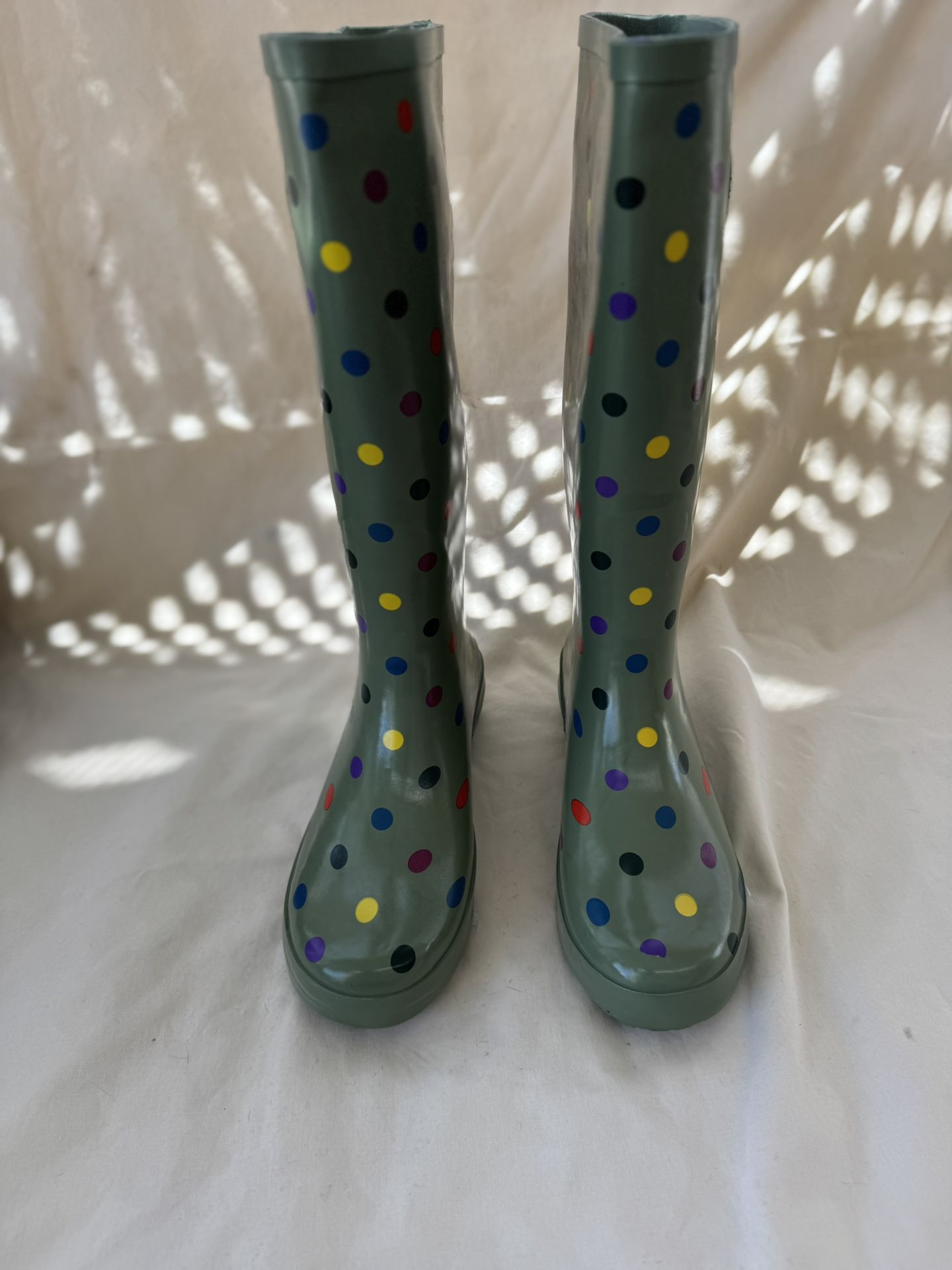  Garden Boots , Farm Boots, Rain Boots Size 8-like New