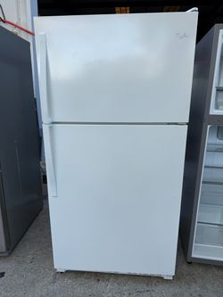 Whirlpool Top-Freezer Refrigerator White