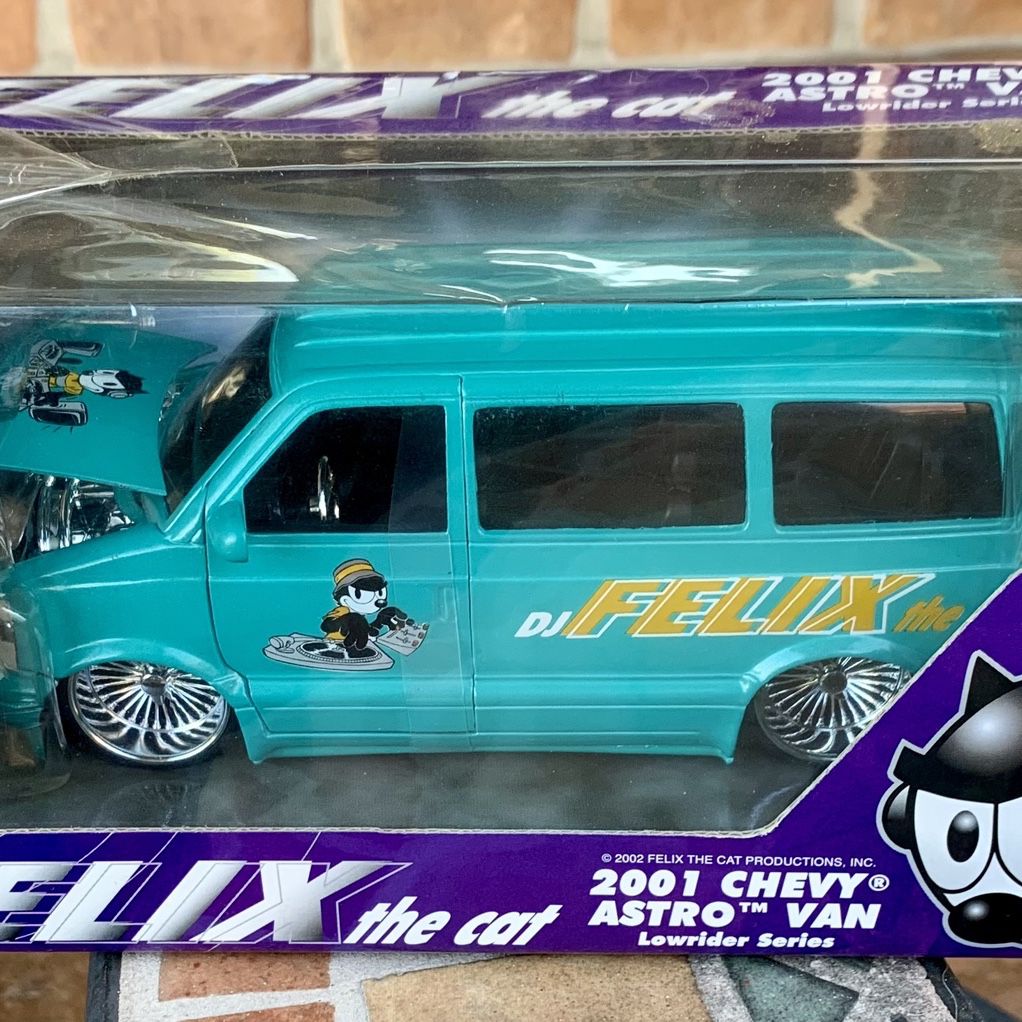 Jada Toys Felix the Cat 2001 Aqua 2001 Chevy Astro Van 1:24