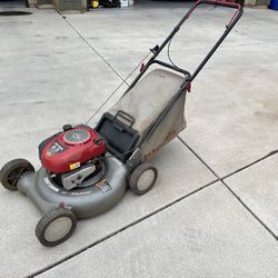 Craftsman 21” Rear Bag Push Mower - Briggs & Stratton Engine