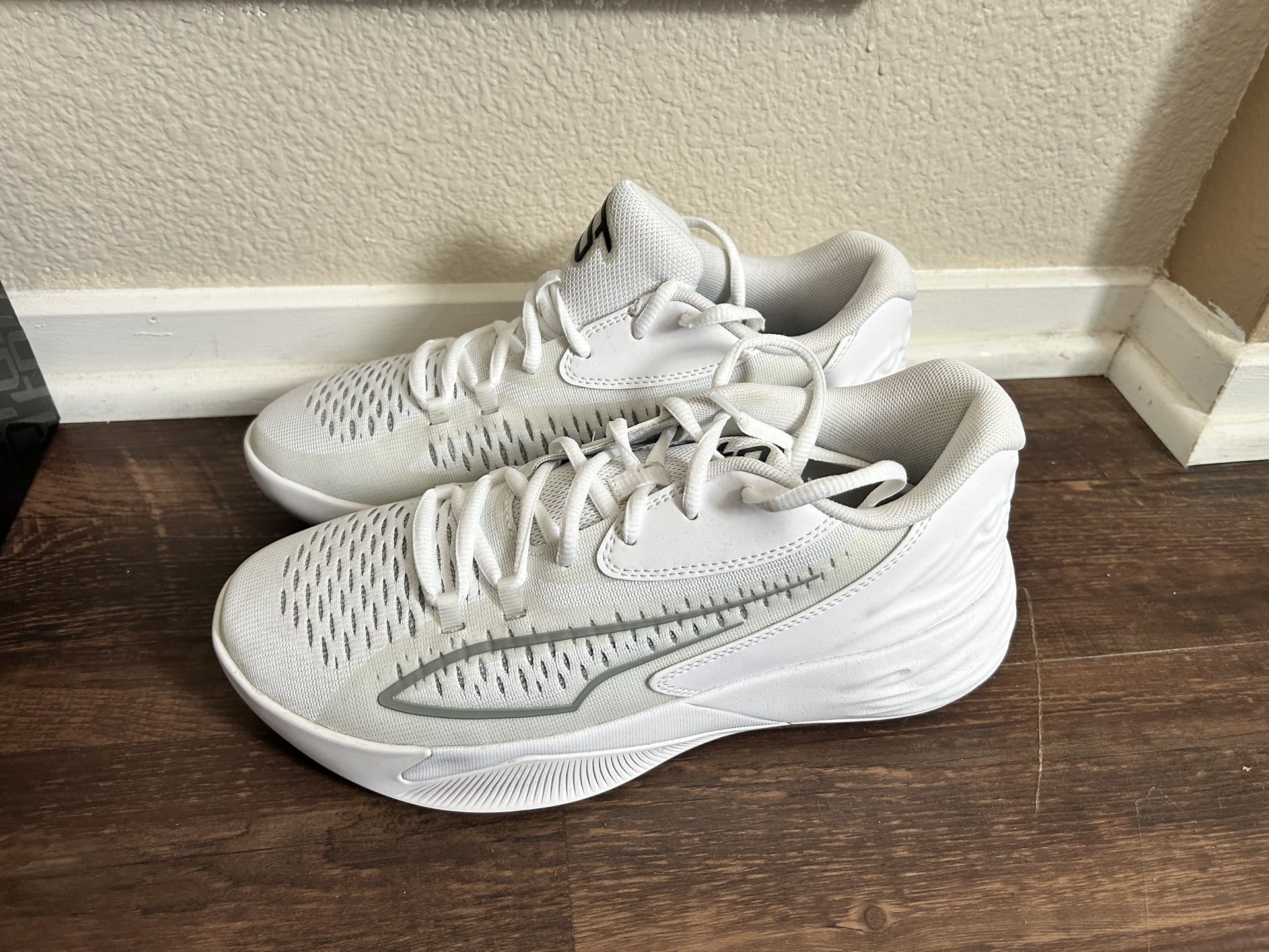 PUMA Women’s Stewie 1 Basketball Shoes Size 8