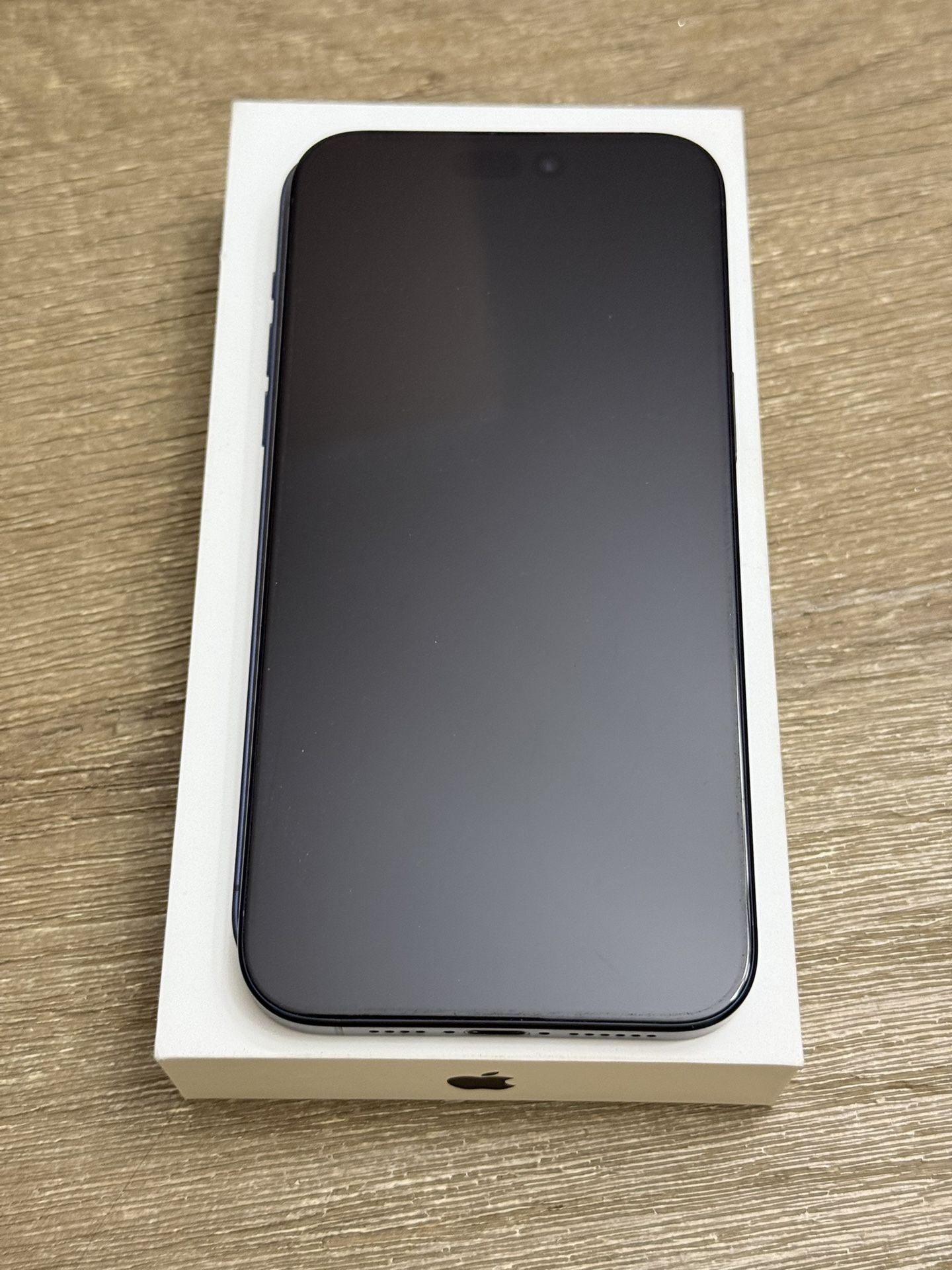IPHONE 15 PRO MAX 1TB UNLOCKED BLUE TITANIUM - LIKE NEW