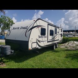 Two RV Special  28ft 2015 North Trail And 30ft 2015 Kodiak